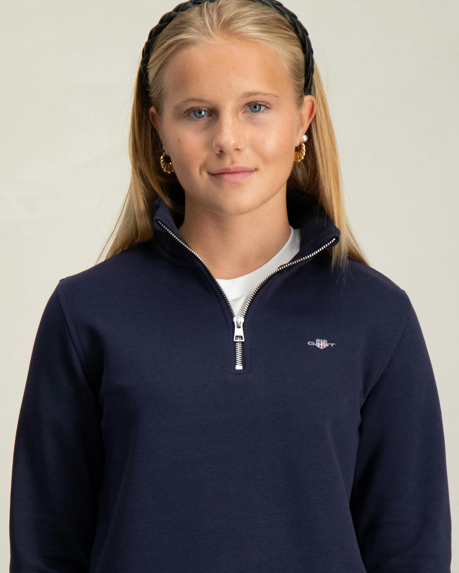 SHIELD HALF ZIP SWEATSHIRT